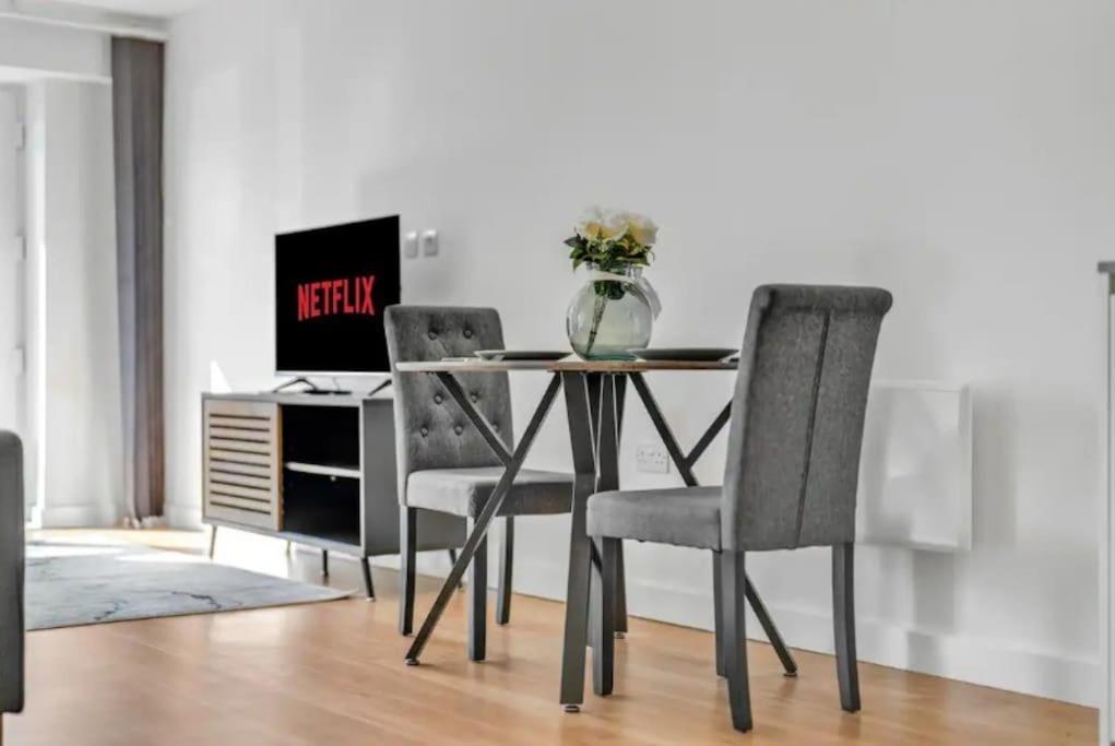 Апартаменты Deluxe 1 Bed In Colindale Wembley With Freewifitv Лондон Экстерьер фото
